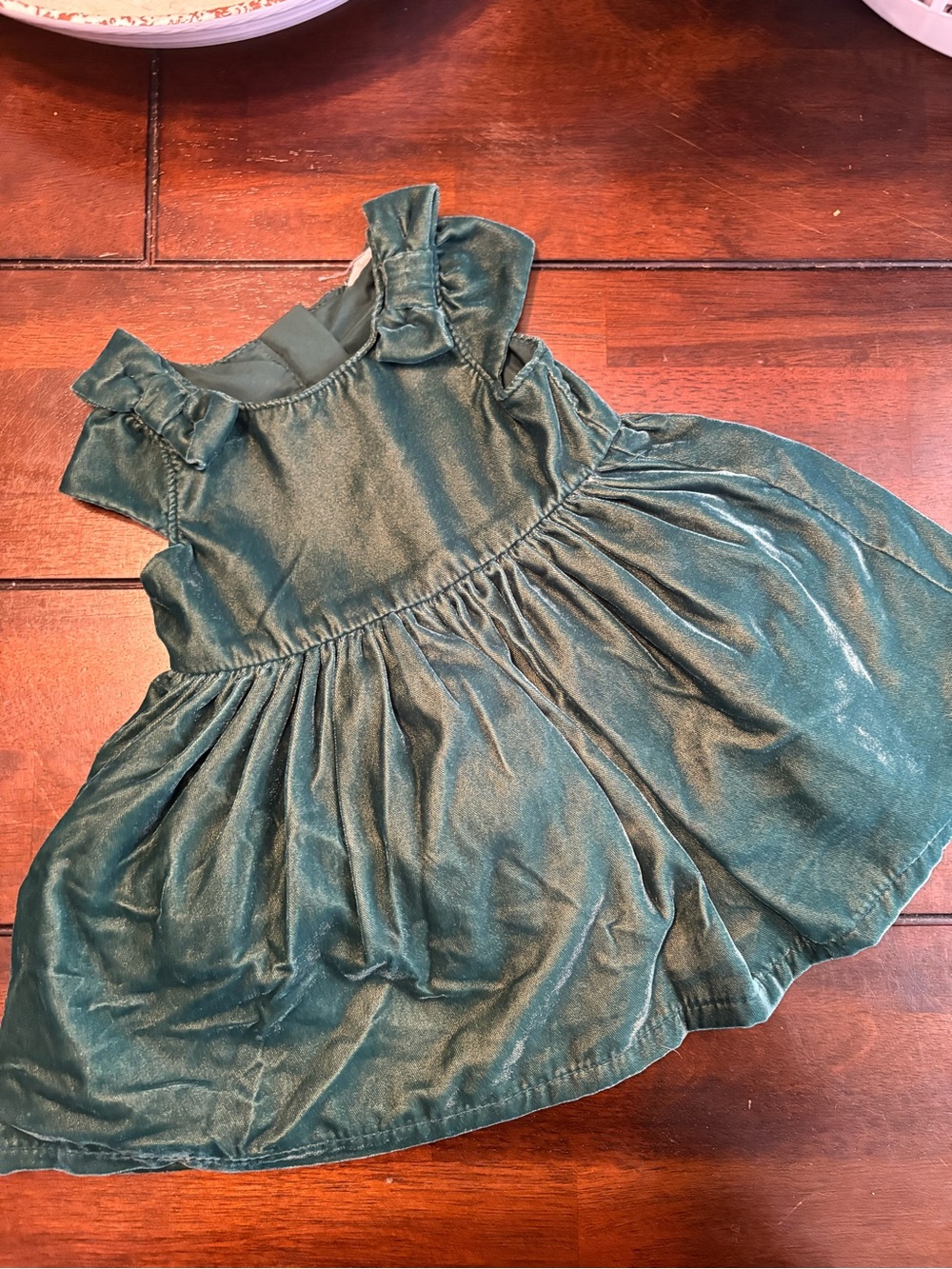 Green Velvet Ruffle Shoulder Kids Dress